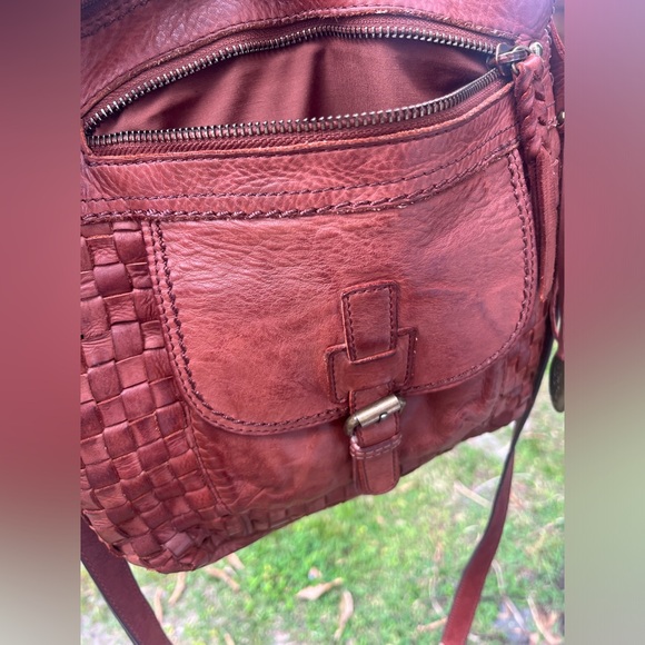 BORN cognac leather crossbody - Picture 7 of 9